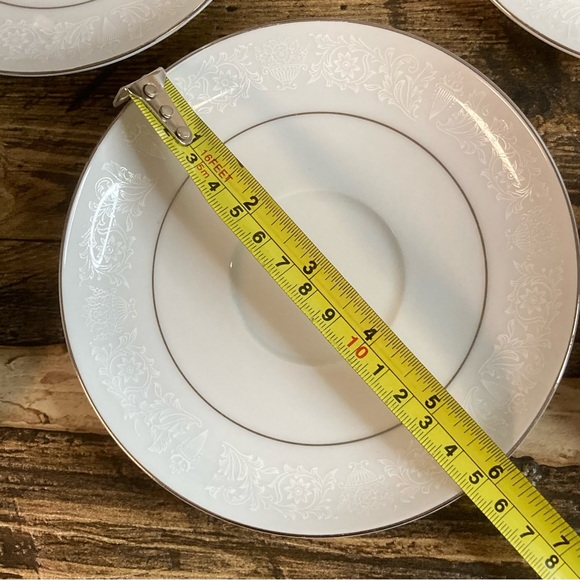 Vintage Crown Victoria Lovelace set of 5 tea cups - Picture 10 of 12